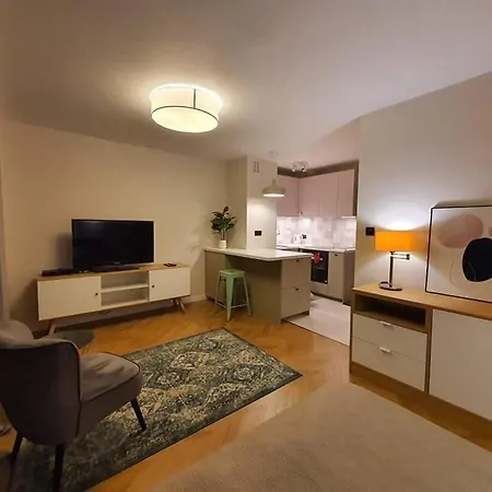 Młociny Metro Apartment 3-2