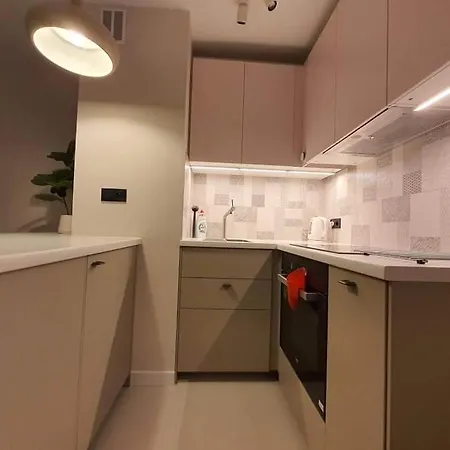 Młociny Metro Apartment 3-3