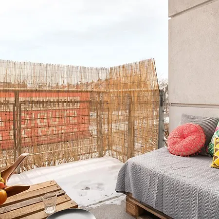 Superapart Wilanowska Apt 20 "Pet-Friendly 1Br Home With Patio-3