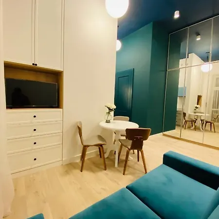 1 Bedroom Apartment 3 Minute Walk To Wilenska Metro-2