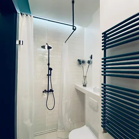 1 Bedroom Apartment 3 Minute Walk To Wilenska Metro-2