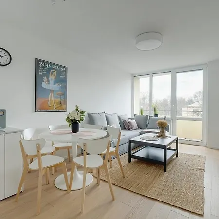 Luxurious 3Br Apt Center-3