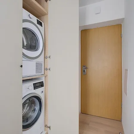 Luxurious 3Br Apt Center-2