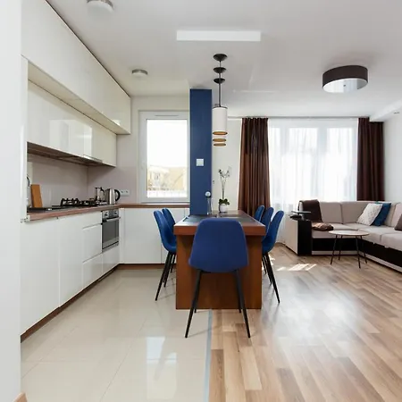Family Apartment Saska Kępa by Renters-2
