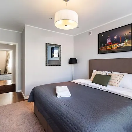City Centre Luxury Apartment By Bookinghost-2