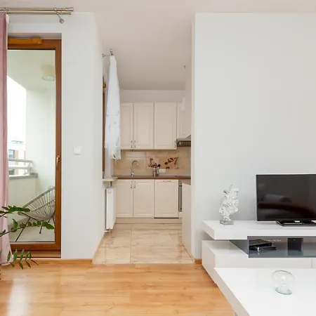Apartament Na Woli Sowińskiego by Renters-2