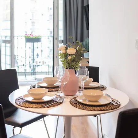 Rakowska Home - Miejsce W Garazu W Cenie - Parking Spot Included-3