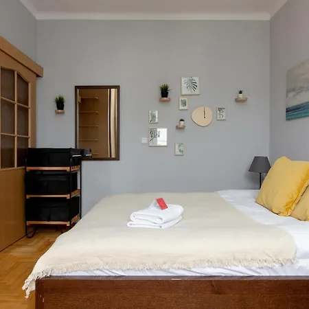 Grojecka Stara Ochota Apartment By Bookinghost-2