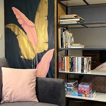 “Apartcalm - Like At Home” - Close To Subway-2