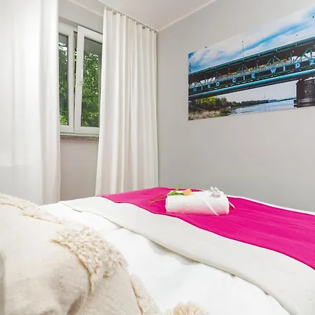 Central Apartment Solec Wilanowska by Noclegi Renters-3