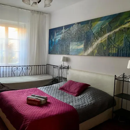 Barbican Heritage Apartment In The Heart Of Old Town 2 Bedrooms-2