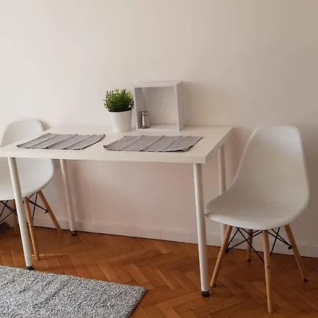 Apartament Plac Trzech Krzyży-2