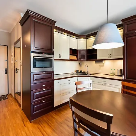 Metro Wilanowska Homely Apartment By Bookinghost-2