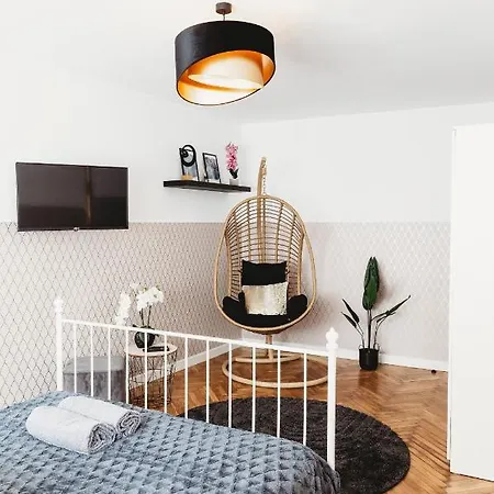Clicktheflat Jasna Palace Of Culture Apart Rooms-2