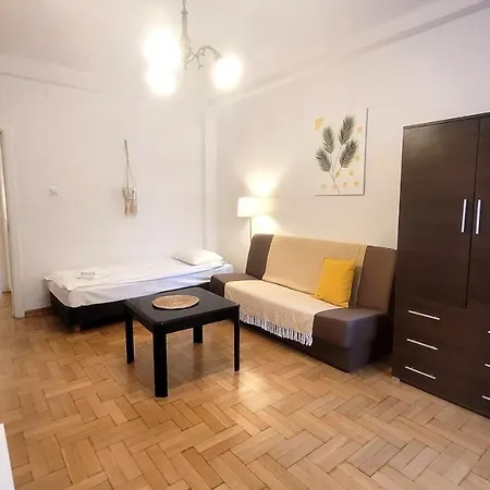 Happy Life - Apartment Next To Metro Station-3