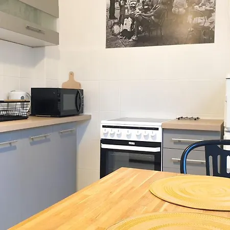 Happy Life - Apartment Next To Metro Station-2
