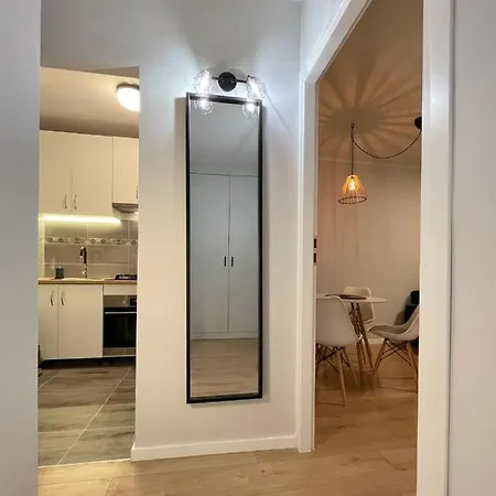 Apartament przy Atrium, stacja metra Rondo ONZ-3
