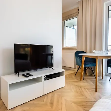 East Side Of Warsaw Studio 103 By Bookinghost-3