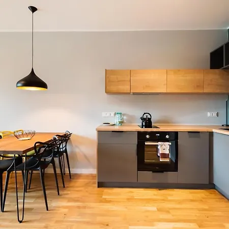 Zoliborz Lemon Apartment By Bookinghost-3