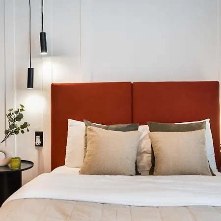 11Th Floor Voguish Studio By Bookinghost-3