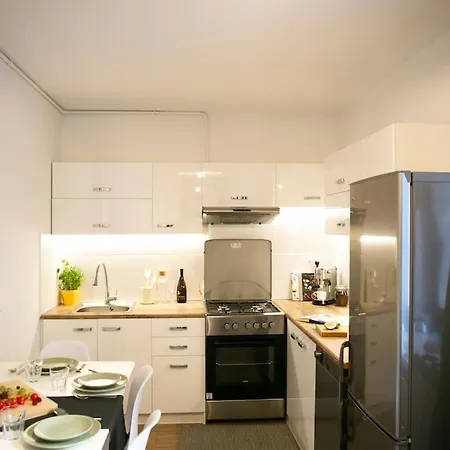 Oomph Warsaw Center Well Designed Apartment With Balcony-3