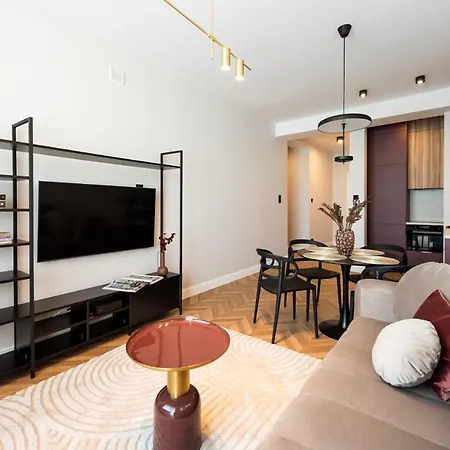 Remarkable City Centre Apartment By Bookinghost-2