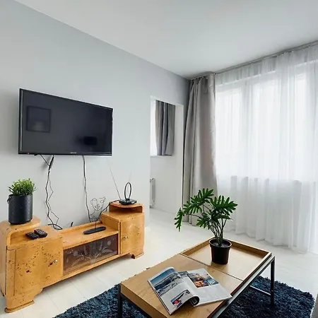 Warsaw Inside Solec With Private Parking-3
