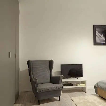 Oomph Warsaw Central Premium Apartments-2