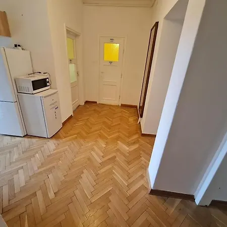 Fantastic Waw - O13 Room E-2
