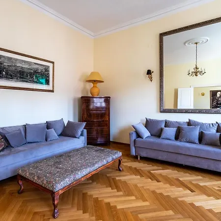 Apartament luster i obrazów-2