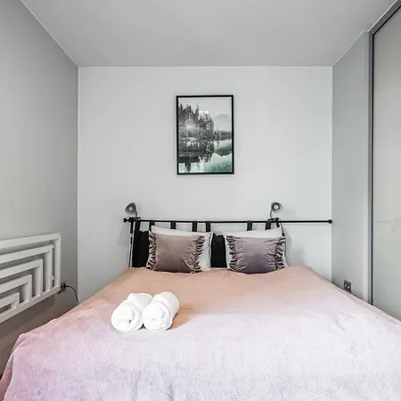 Spacious Studio Ac View Pokorna 2 Parking-3