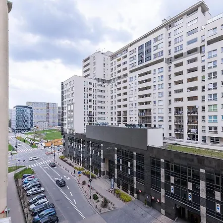 Bukowińska 12 Prywatne mieszkanie 80m2 z dwiema sypialniami i balkonem 2x bezpłatne miejsca parkingowe Samodzielne Zameldowanie! Private Garage! Self Check-in System!-3