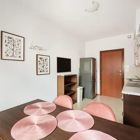 Wola Sunshine Apartment Free Parking-3