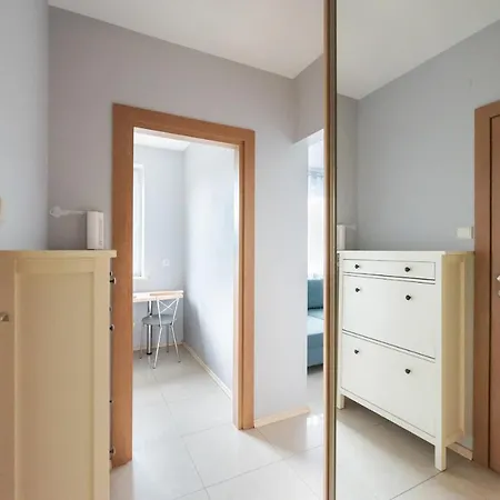 Praga-Poludnie Czechowicka Apartment By Bookinghost-2