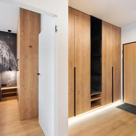Żoliborz Obsidian Apartment-3