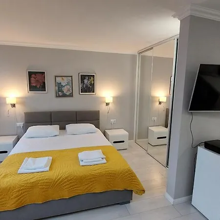 Elegancki Apartament W Sercu Warszawy-3