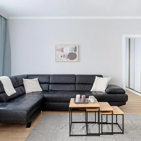 Przestronny Nowoczesny Apartament z Widokiem na Panoramę Warszawy-3