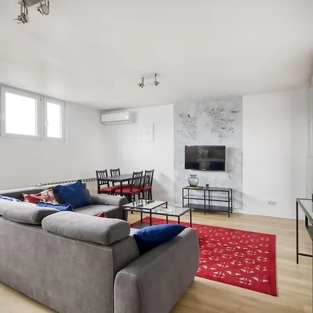 Central Family Apartment-3