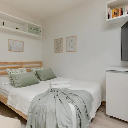 Light Studio With Balcony By Noclegi Renters-2