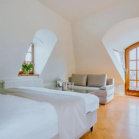 Jess Hotel & Spa Warsaw Old Town-3