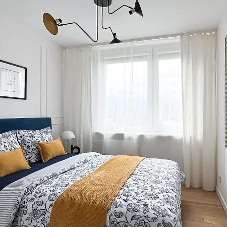 Stylowy apartament przy metrze-3