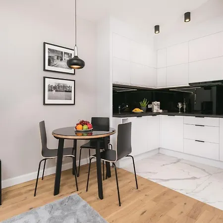 Urban Chic - Luxury Stay At Mennica Residence Warsaw-3