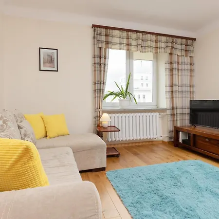 Metro Racławicka Cozy Studio Apartment by Noclegi Renters-2