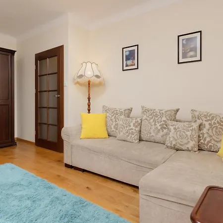 Metro Racławicka Cozy Studio Apartment by Noclegi Renters-3