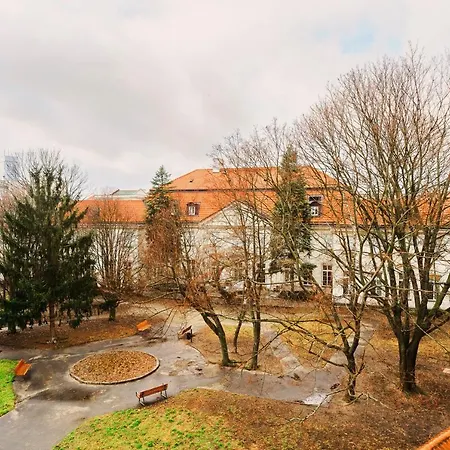 Designer Flat In The Heart Of Old Town-3