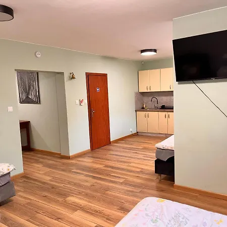 Green Albatros 48M With Bathroom-3