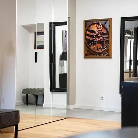 Piękna Grey Studio-3