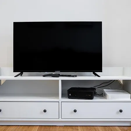 Dzielna Standard Apartment by BookingHost-3