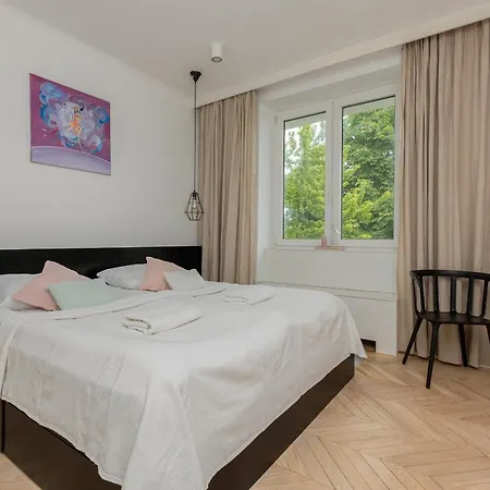 Trendy Apartment Marszałkowska with City View near Ogród Saski by Noclegi Renters-3
