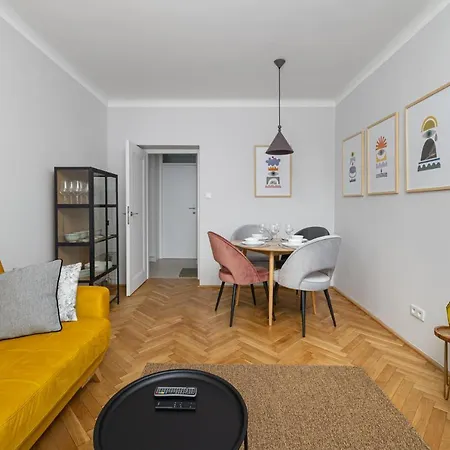 Apartment Close To The Old Town - Metro Station-3